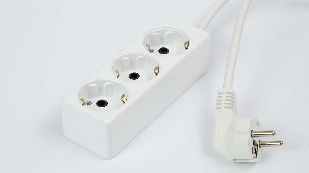 Produžni kabl 3G 5m 3x2.5mm2 beli Tehnoelektro - Slika 1