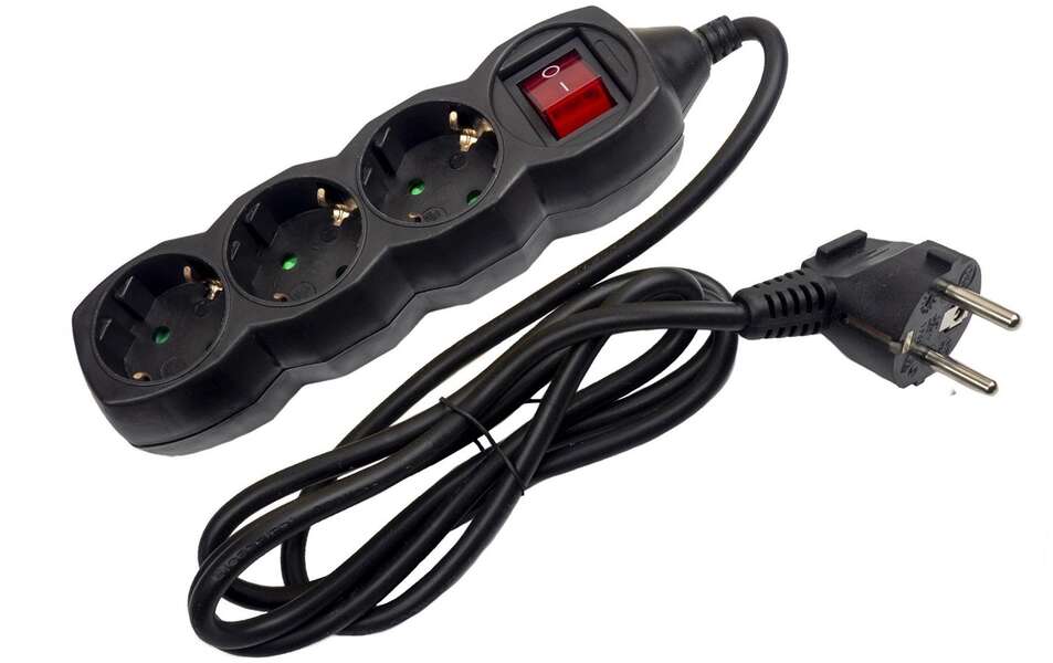 Produžni kabl sa prekidačem 3G 1.5m 3x1.0 16A 250V crni Entac - Slika 1