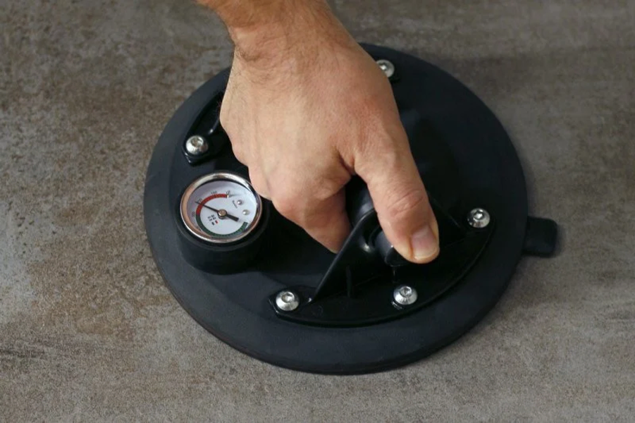 Vakum hvataljka sa indikatorom vakuma 220kg FESTA - Slika 5